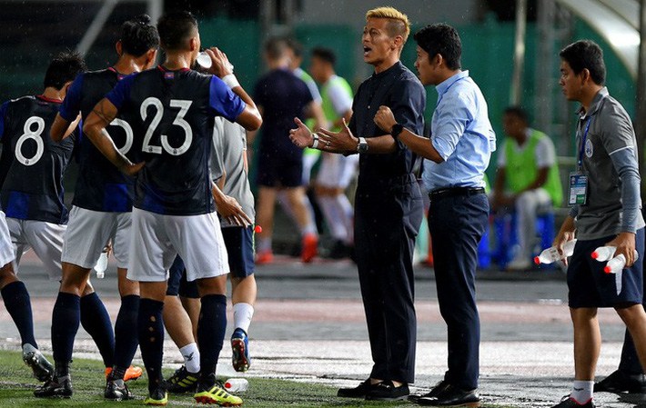 Keisuke Honda bất ngá» vắng mặt, HLV thứ 2 tuyên bá» tuyá»n Campuchia vẫn sá»ng khá»e - Ảnh 1.